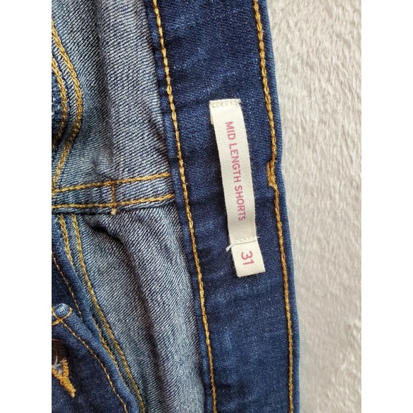 Levi's Mid Length‎ Shorts Womens Size 31 Dark Wash Flat Front Pocket Medium Wash - Picture 7 of 8